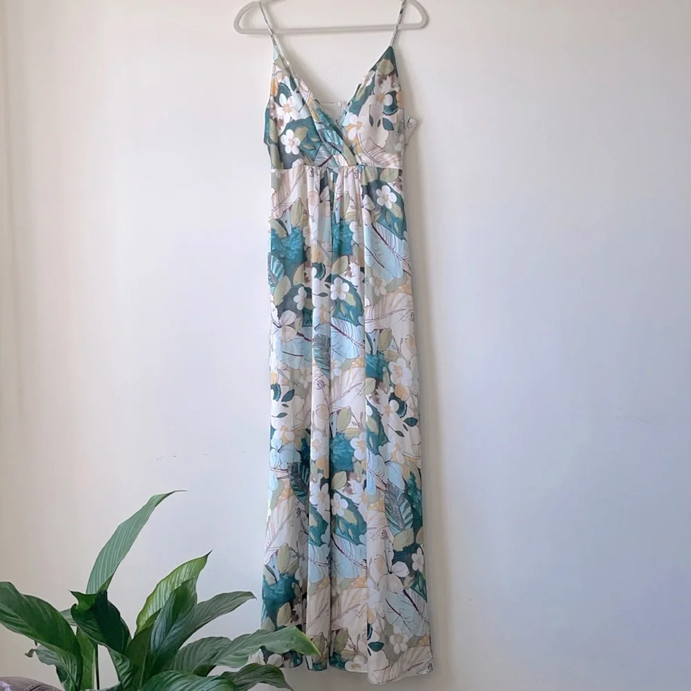 Spring dress - Picture 1 of 4
